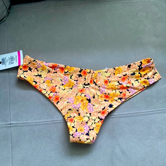 Billabong Other - NWT billabong orange floral cheeky buttoms
